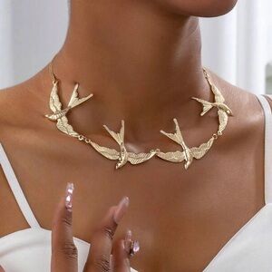 Vintage Unique Golden Swallow Necklace, Niche Design Fashion Clavicle SET